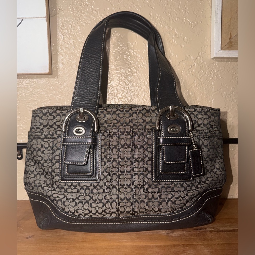 Vintage Coach Soho Signature C with Genuine Black Leather Trim Purse. Y2K chunky